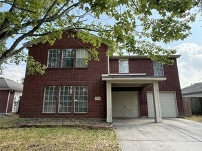 Building Photo - 2403 Chalet Rd