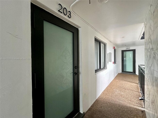 Building Photo - 529 SW 4th St