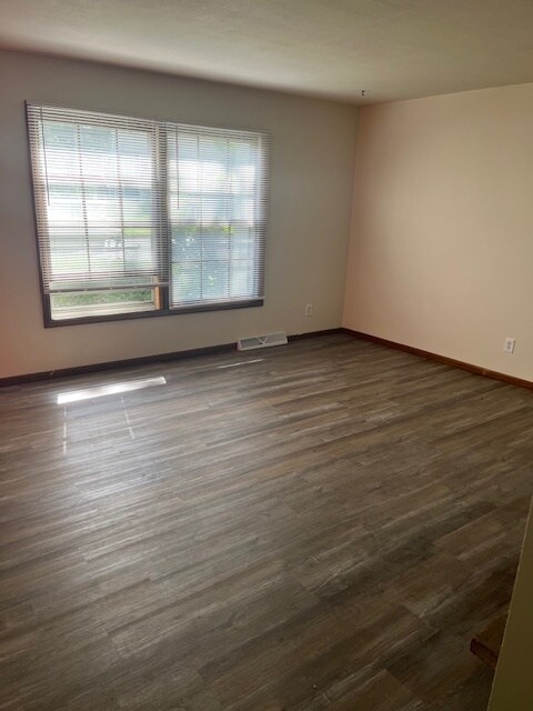 Building Photo - 2527 Valley Forge Dr