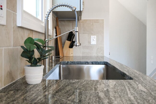 Building Photo - 7906 Lanyard Dr