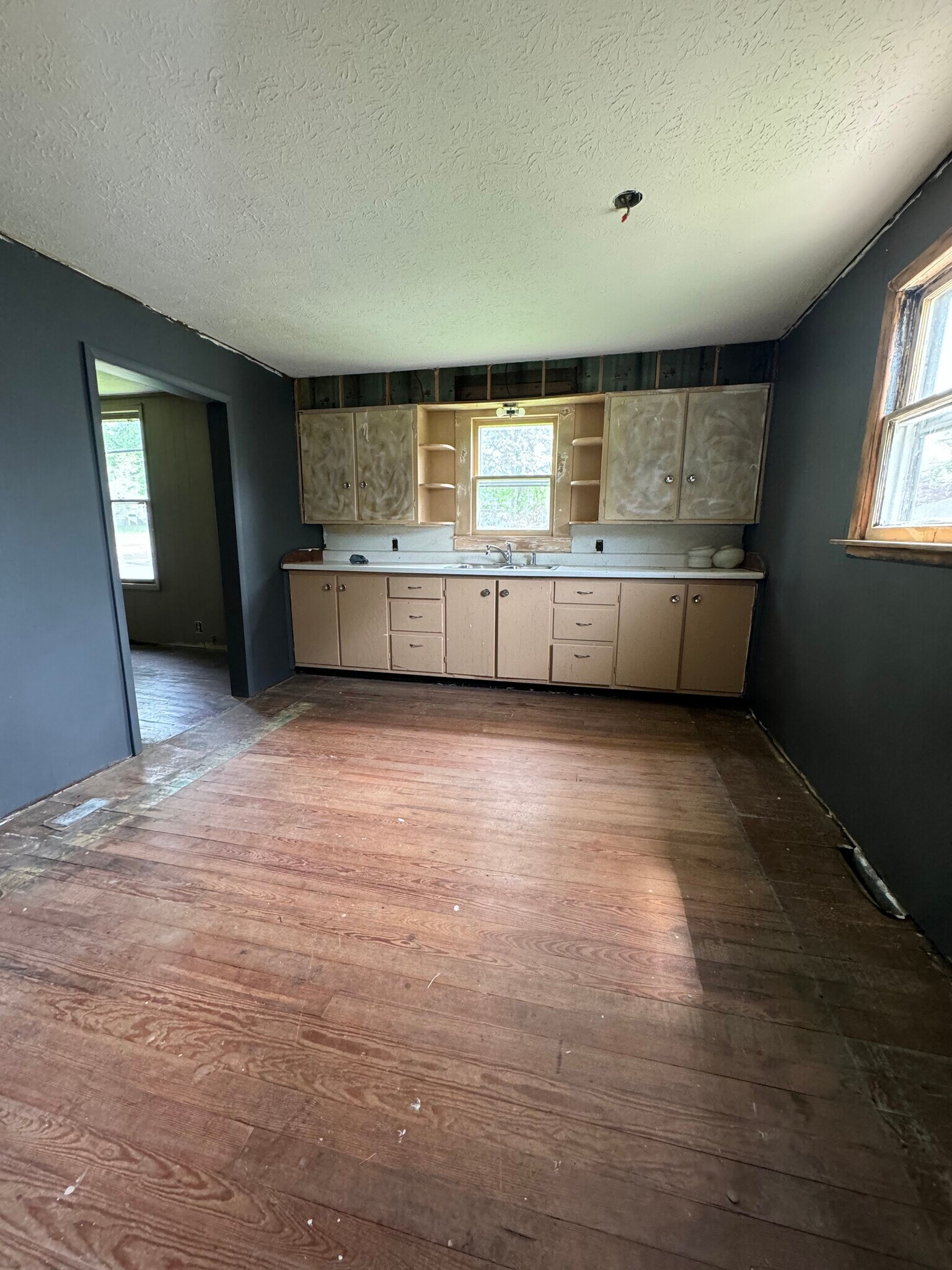 Building Photo - 1001 N 13th St