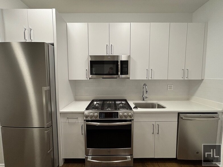 Building Photo - WEST 58 STREET