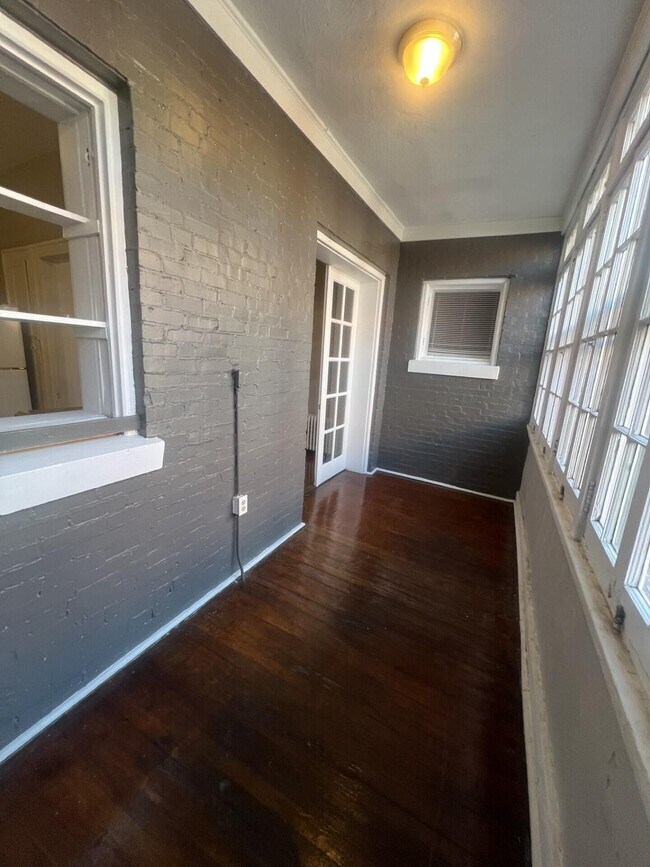 Building Photo - 176 Market St