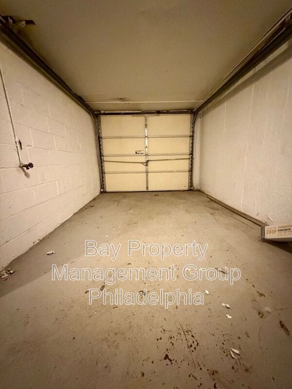 Building Photo - 1668 E Walnut Ln