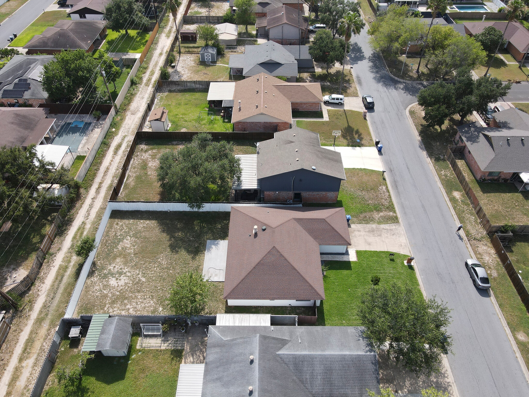 Building Photo - 1517 Robin Ave