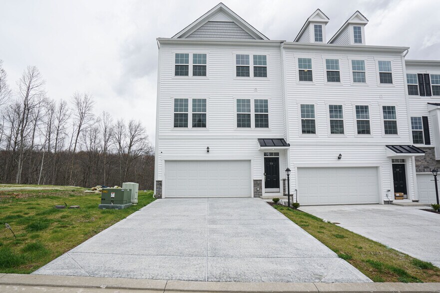 Building Photo - 75 Dover Ct