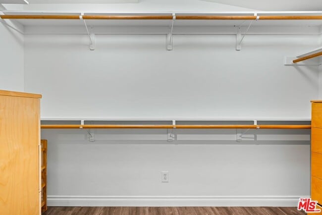 Building Photo - 8176 La Jolla Shores Dr