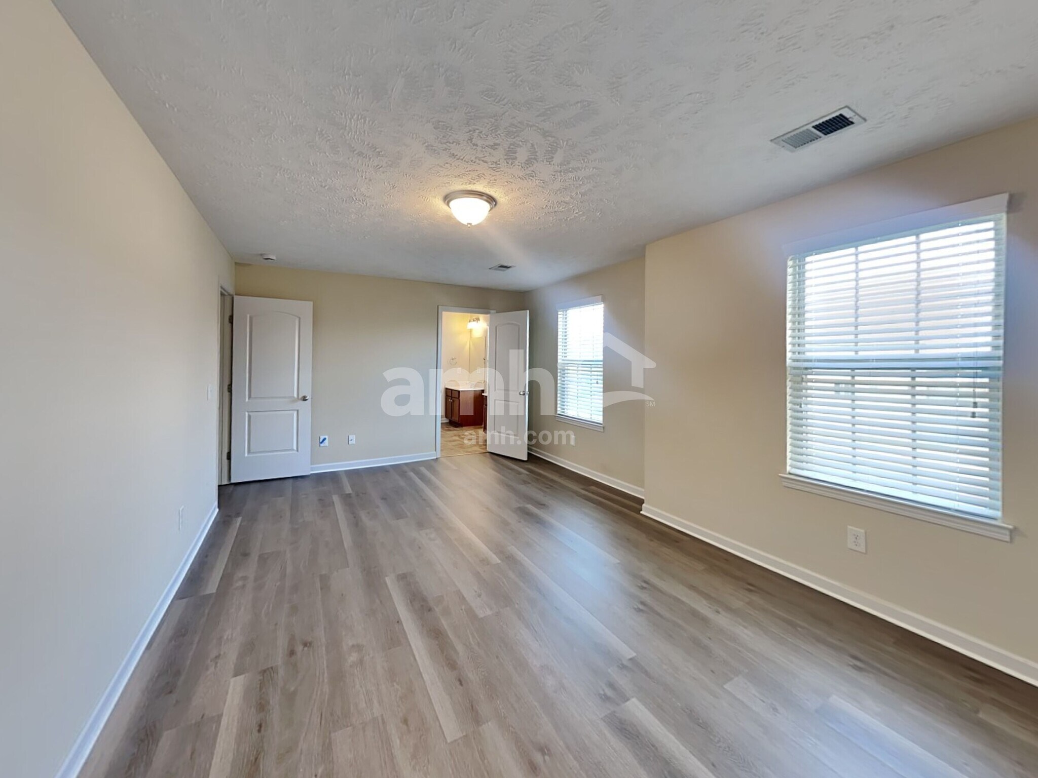 Building Photo - 1006 Middleton Ln