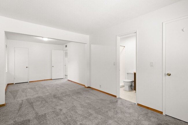 Building Photo - CHARMING HAYHURST 3 BEDROOMS, 2 BATH HOME