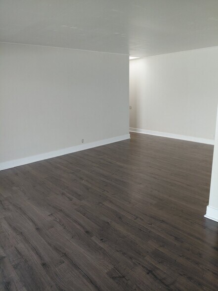 Building Photo - 1819 Lampton Ln