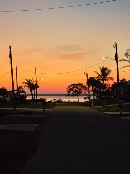 Building Photo - 2049 Arkansas Ave