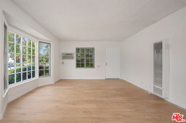 Building Photo - 10534 Eastborne Ave