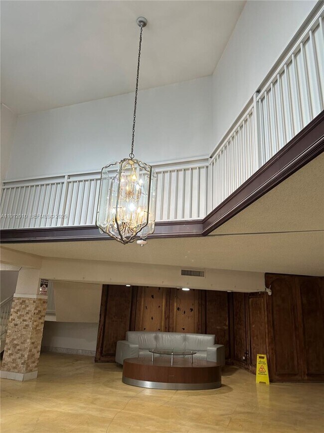 Building Photo - 2025 NE 164th St