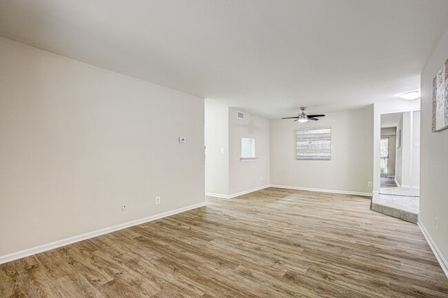 Building Photo - 5924 Cove Landing Rd