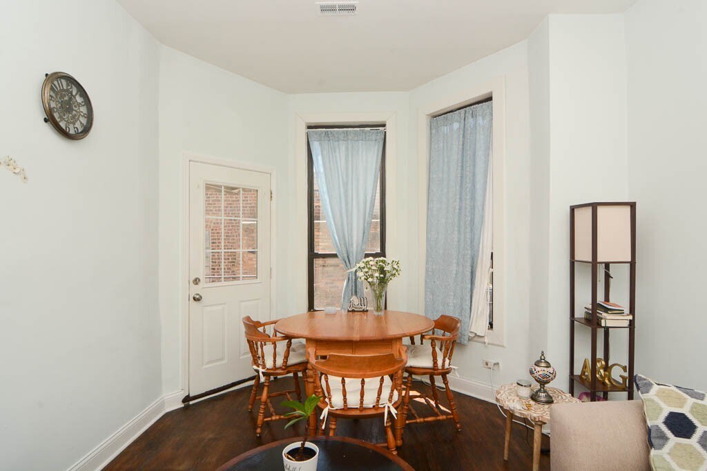 Building Photo - 2347 W 24th Pl