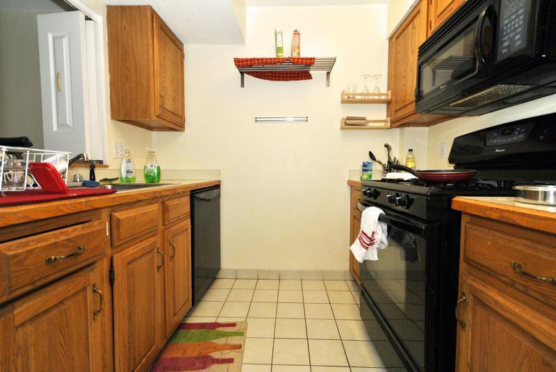 Building Photo - 158 Kelton St