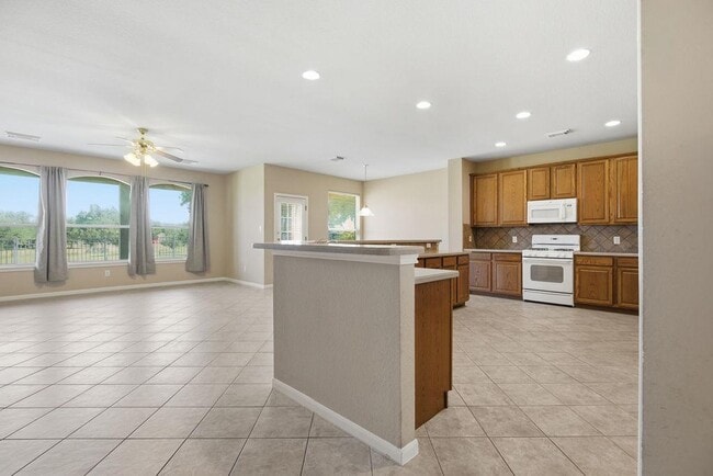 Building Photo - 904 Winding Creek Pl