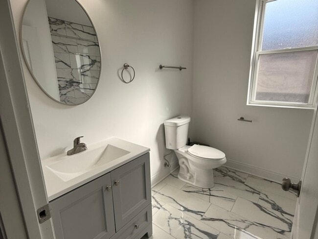 Building Photo - 4435 S Washtenaw Ave.