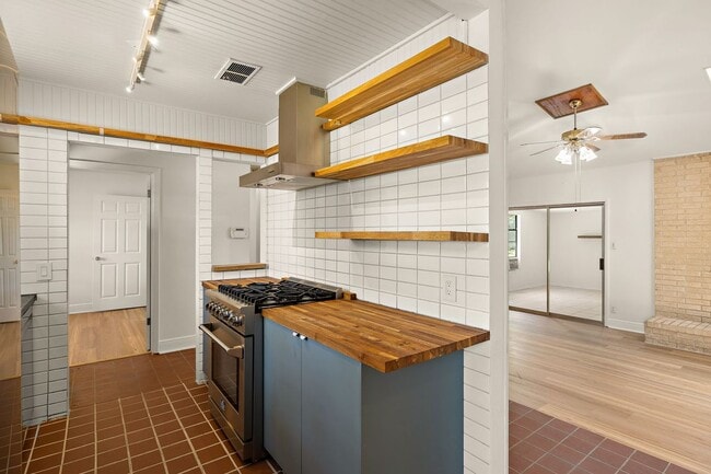Building Photo - 403 Flournoy Dr
