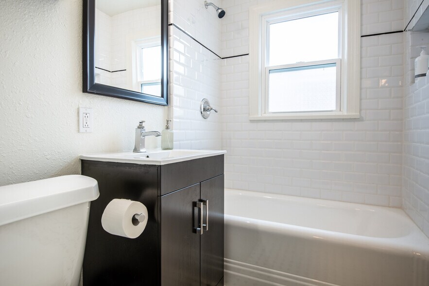 Bath - 3509 Asbury St