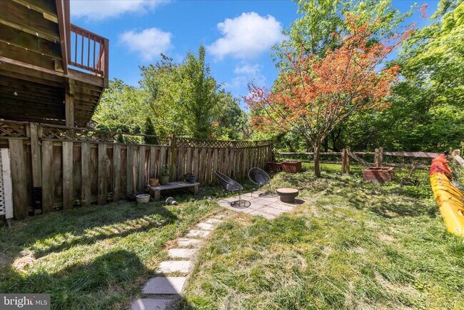 Building Photo - 6631 Beach Dr