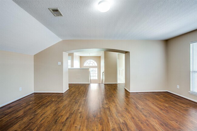 Building Photo - 9907 Valance Way