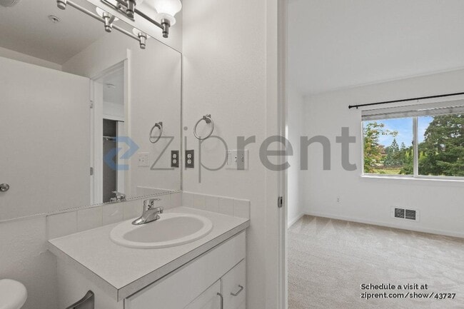Building Photo - 11570 Stone Ave N