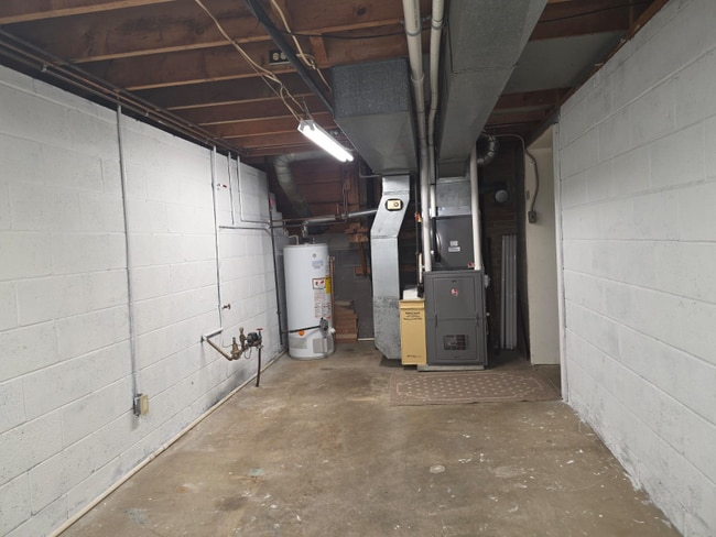 Building Photo - 2908 Bowmen Ln