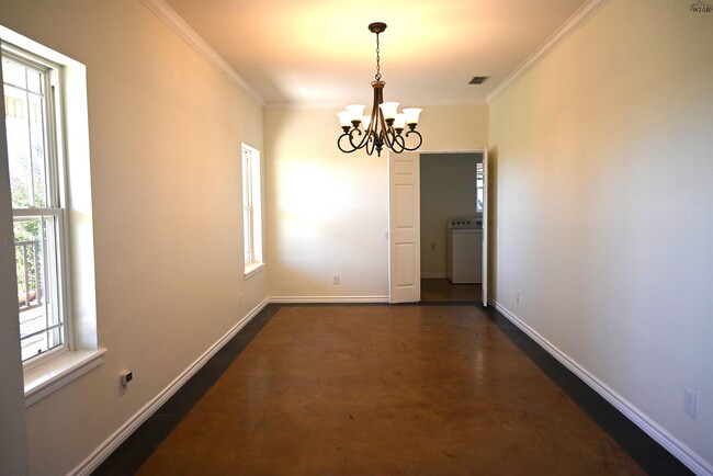 Building Photo - 2460 Wranglers Retreat