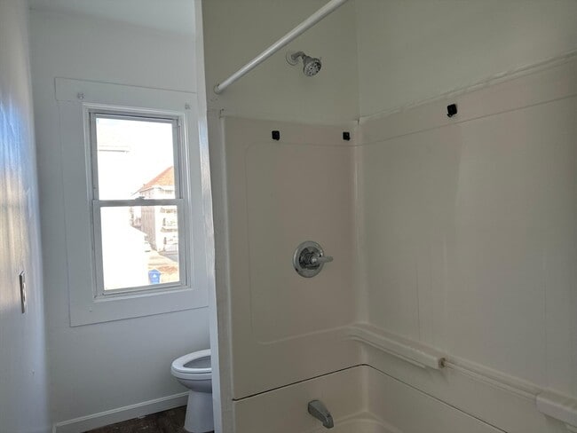 Building Photo - 175 Phillips Ave