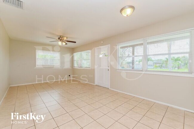 Building Photo - 5111 96th Terrace N