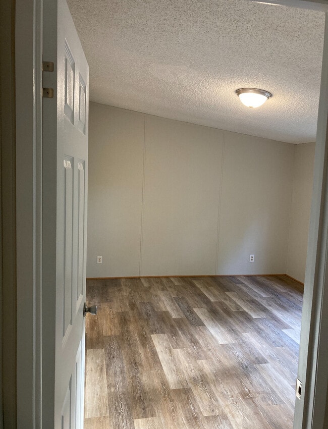 Building Photo - 103 Wade Rd