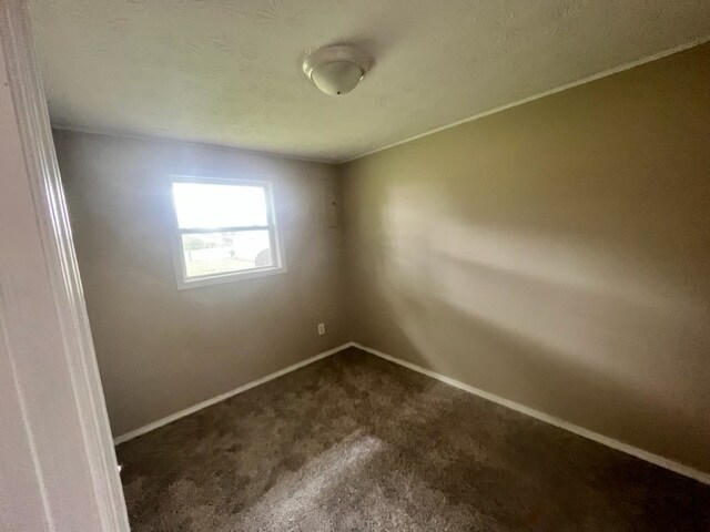 Building Photo - 19 Lee Dr