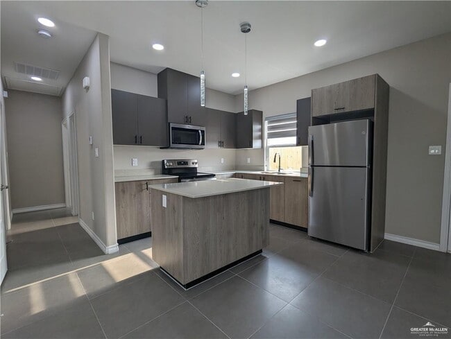 Building Photo - 12 Puffin Ave