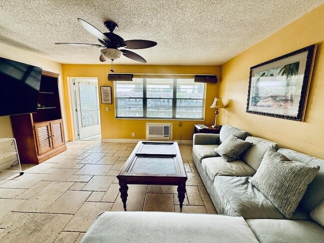 Building Photo - 159 Sussex H