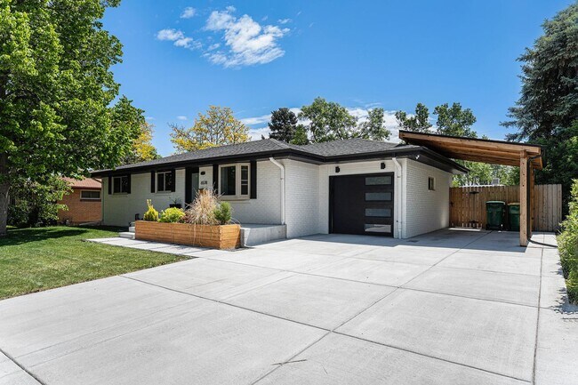Building Photo - $500 OFF RENT!!!! STUNNING 5BD/3BA Home in...
