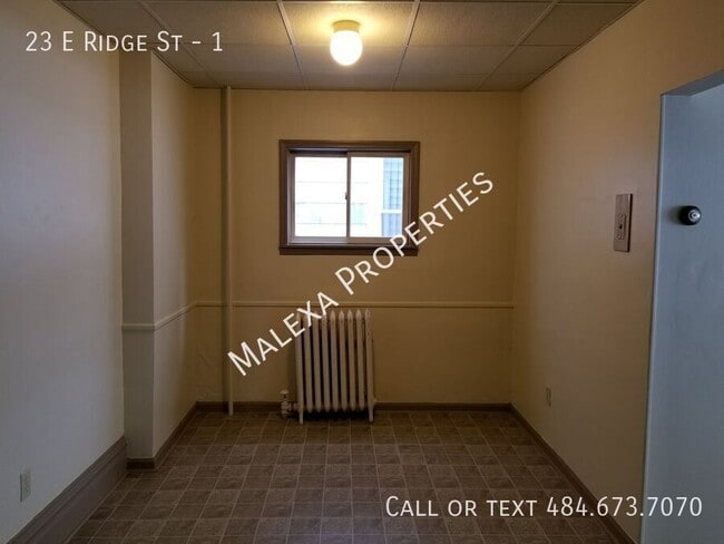 Building Photo - 23 E Ridge St