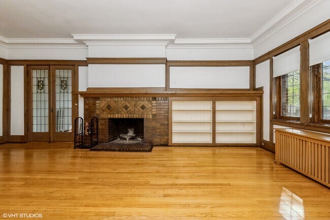 Building Photo - 5656 S Dorchester Ave