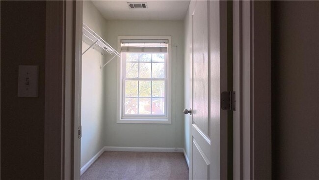 Building Photo - 2398 Meadow Falls Ln