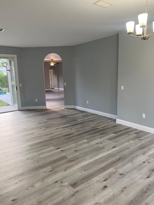 Building Photo - 1341 Flaxwood Ave