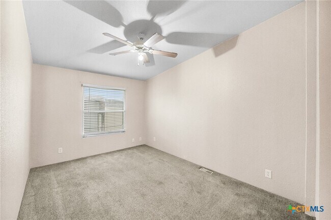 Building Photo - 2676 Pahmeyer Rd