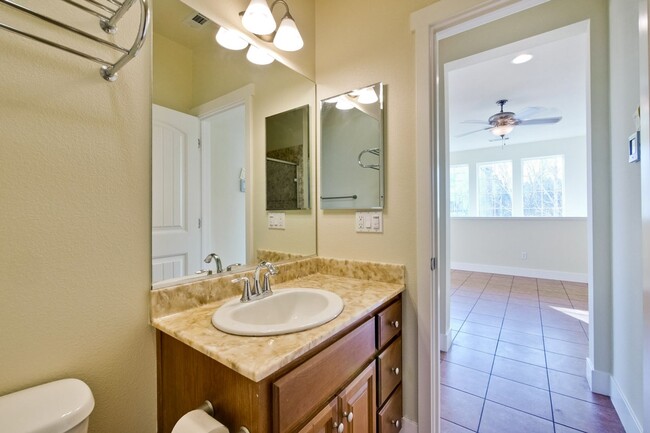 Building Photo - 3-Bed, 3-Bath Home in Sunnyvale near Seven...