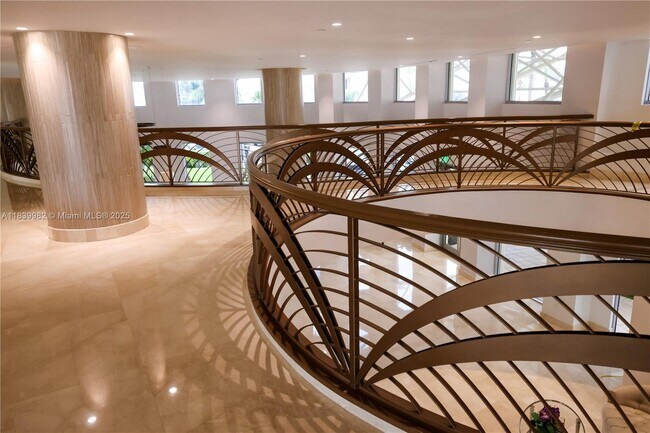 Building Photo - 17555 Collins Ave