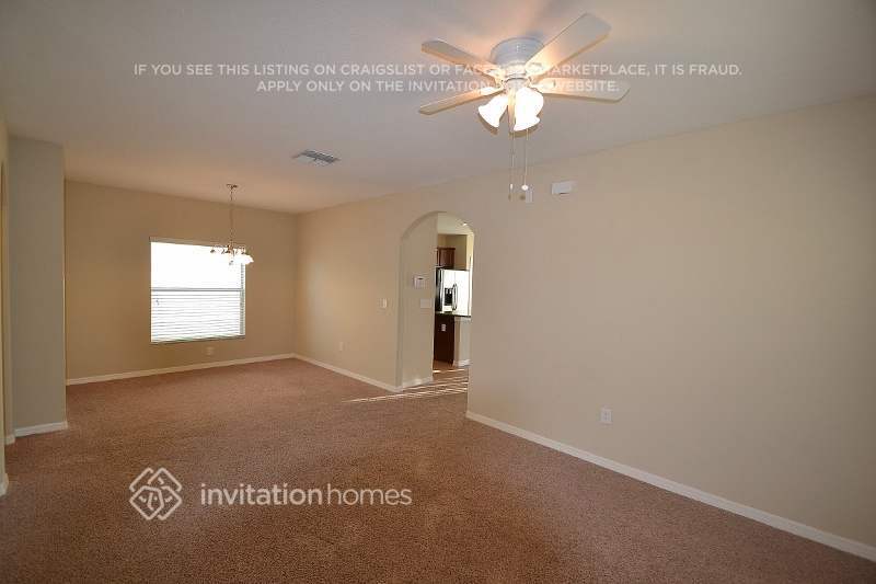 Building Photo - 1047 Seminole Sky Dr