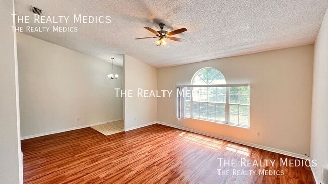 Building Photo - 23 Winding Woods Trail