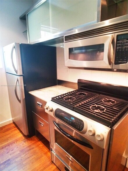 Building Photo - 1751 James Ave