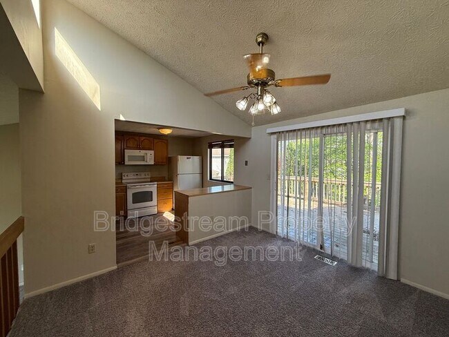 Building Photo - 2421 Bentree Ct