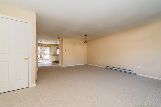 Building Photo - 16 Brantwood Dr