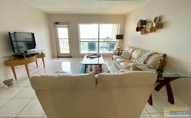 Building Photo - 404 Padre Blvd