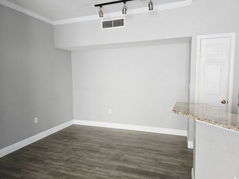 Building Photo - 9058 Lake Chase Island Way